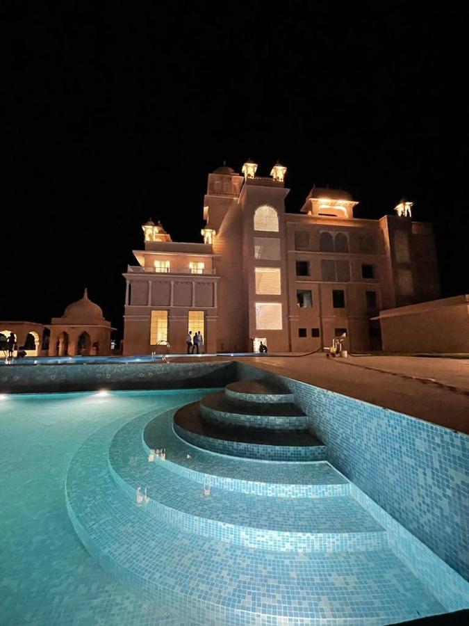 The Utopia Resort Sanchi Экстерьер фото
