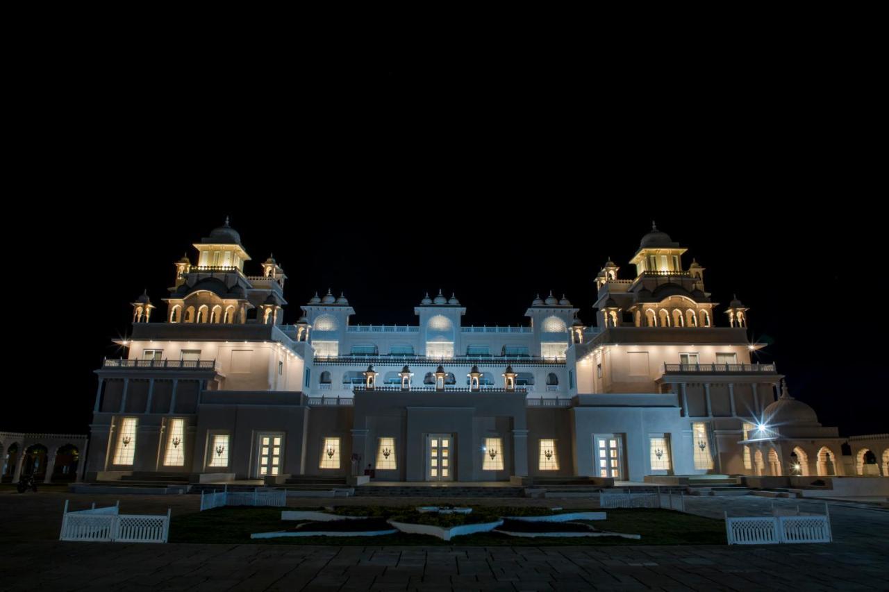 The Utopia Resort Sanchi Экстерьер фото